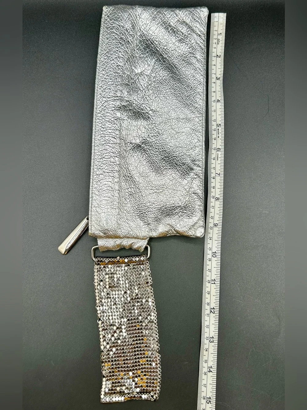 GEORGIE ALEXANDER Silver Metallic Leather Wristlet Clutch Purse.